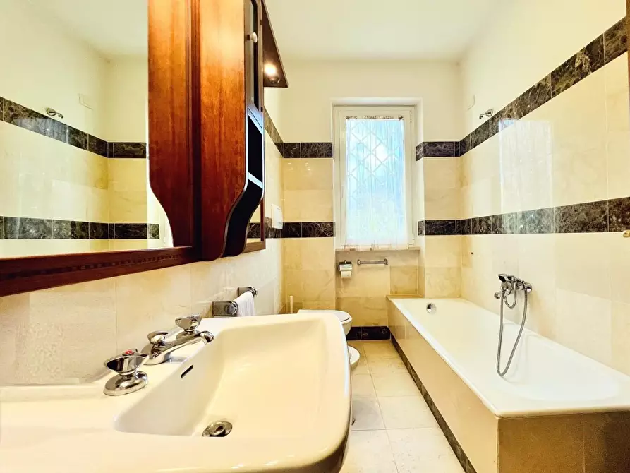 Immagine 36 di Villa in affitto  a Forte Dei Marmi