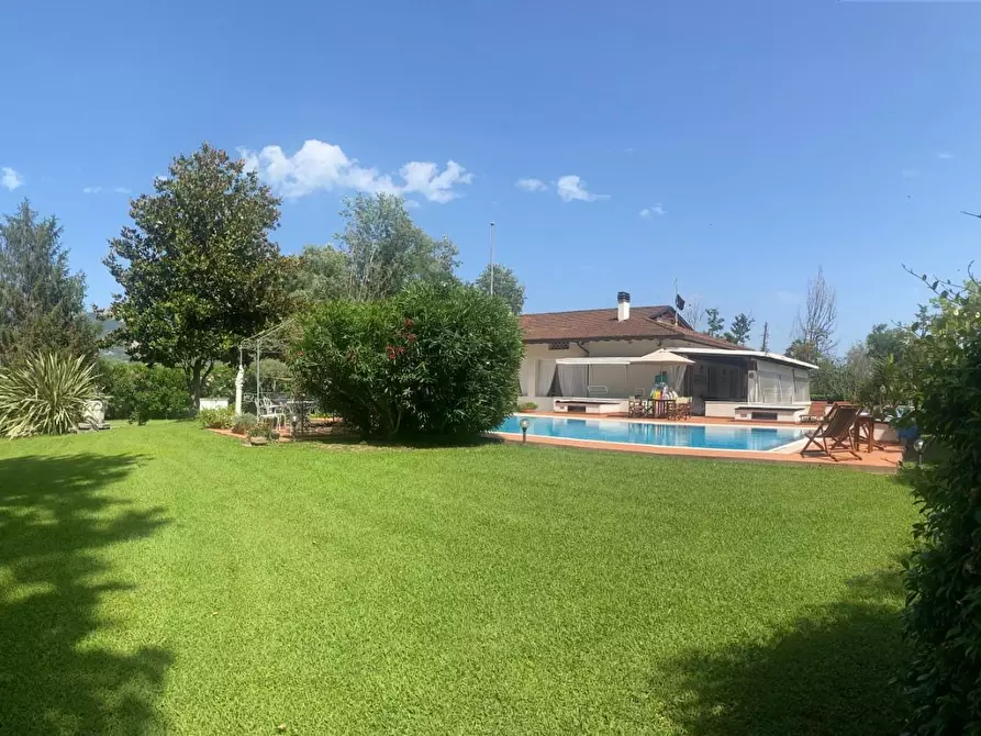 Immagine 9 di Villa in affitto  a Forte Dei Marmi
