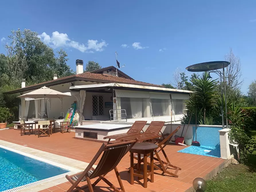 Immagine 3 di Villa in affitto  a Forte Dei Marmi