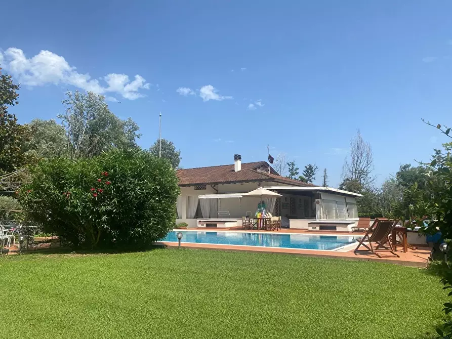 Immagine 4 di Villa in affitto  a Forte Dei Marmi