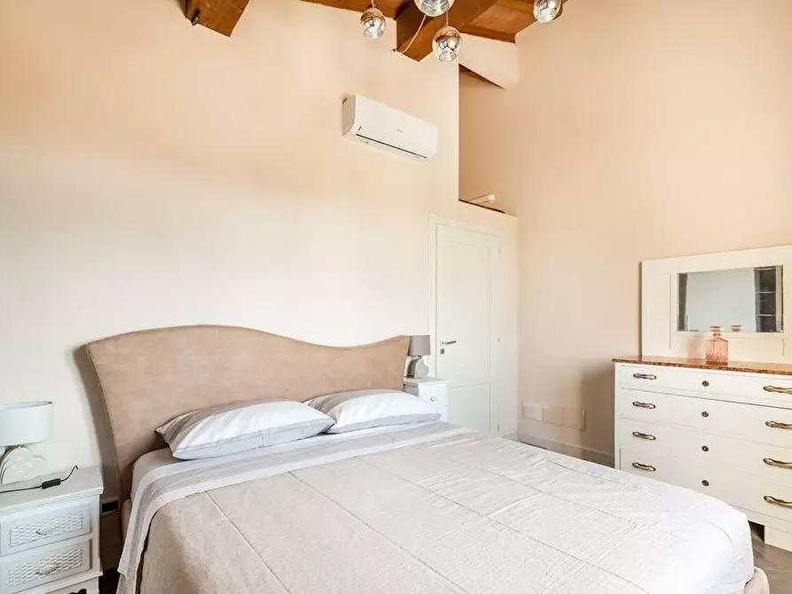 Immagine 37 di Villa in affitto  a Seravezza