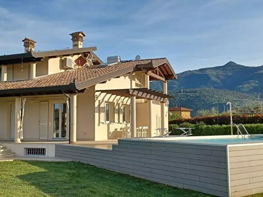 Immagine 2 di Villa in affitto  a Seravezza