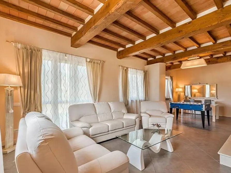 Immagine 15 di Villa in affitto  a Seravezza