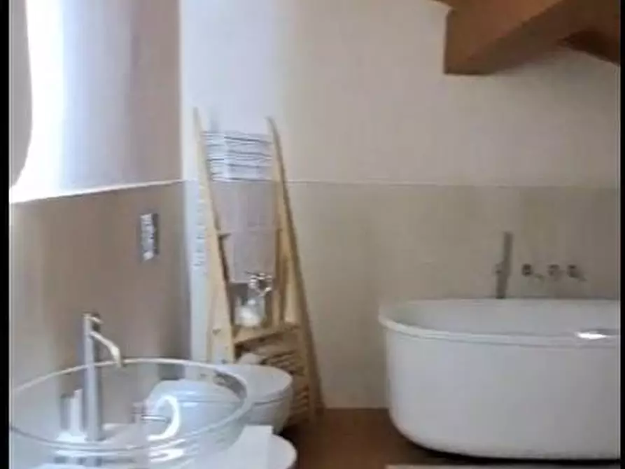 Immagine 51 di Villa in affitto  a Seravezza