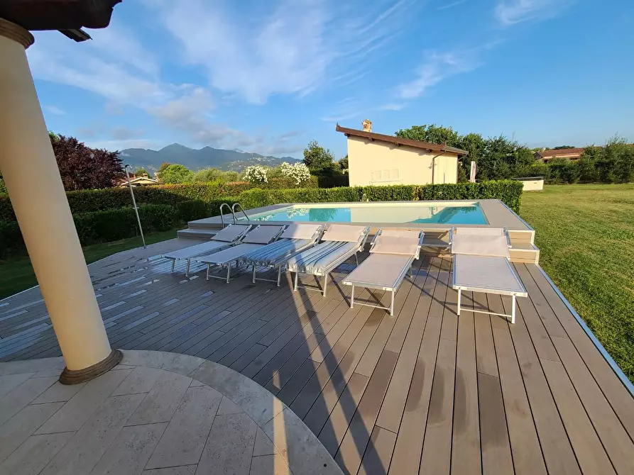 Immagine 5 di Villa in affitto  a Seravezza