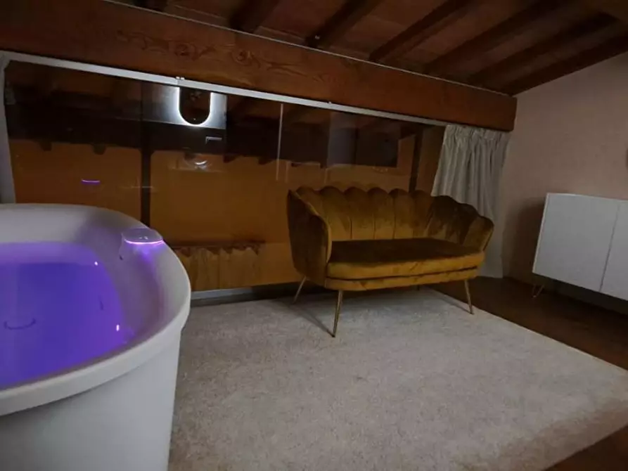 Immagine 50 di Villa in affitto  a Seravezza