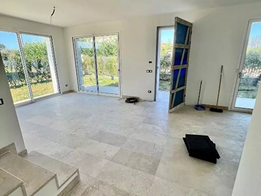 Immagine 30 di Villa in vendita  a Pietrasanta