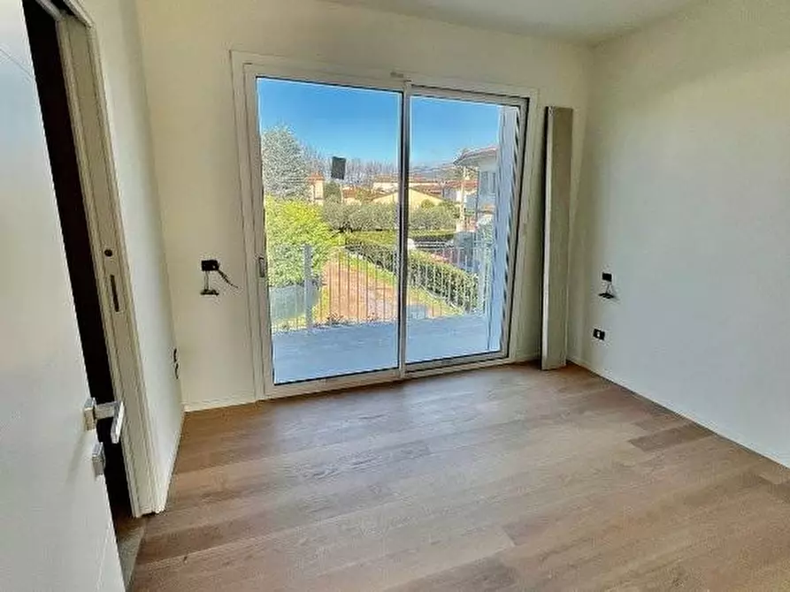 Immagine 27 di Villa in vendita  a Pietrasanta