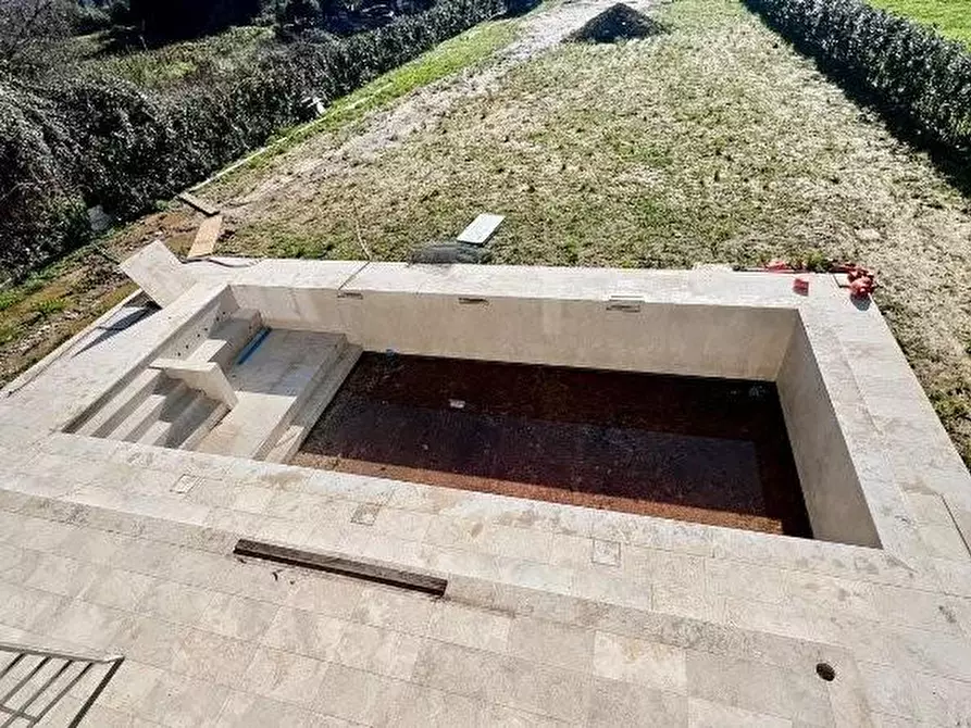 Immagine 8 di Villa in vendita  a Pietrasanta