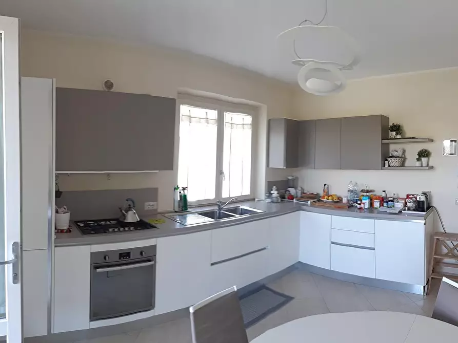 Immagine 13 di Villa in affitto  a Seravezza