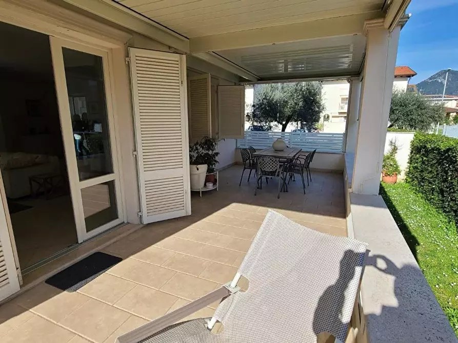 Immagine 41 di Villa in affitto  a Seravezza