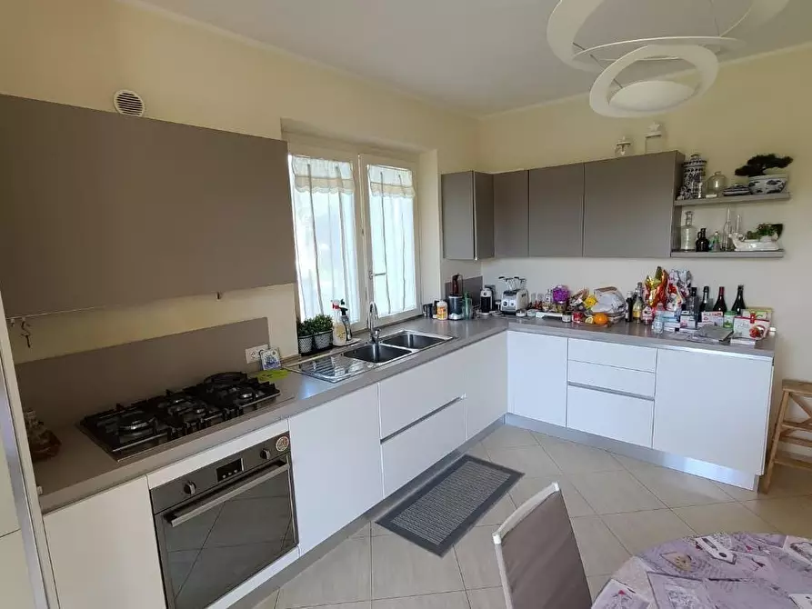 Immagine 12 di Villa in affitto  a Seravezza