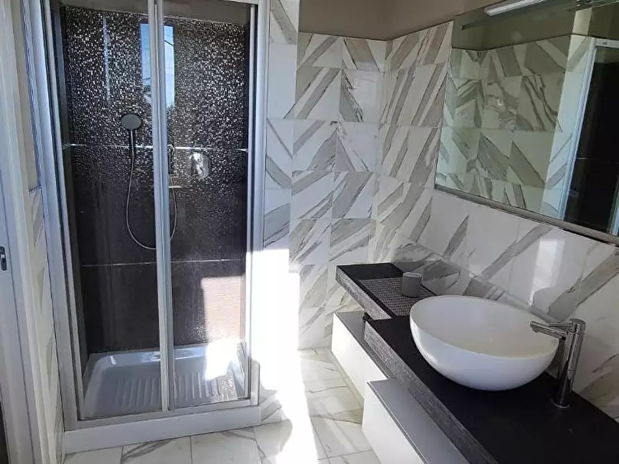 Immagine 34 di Villa in affitto  a Seravezza