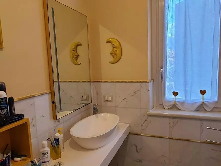 Immagine 37 di Villa in affitto  a Seravezza