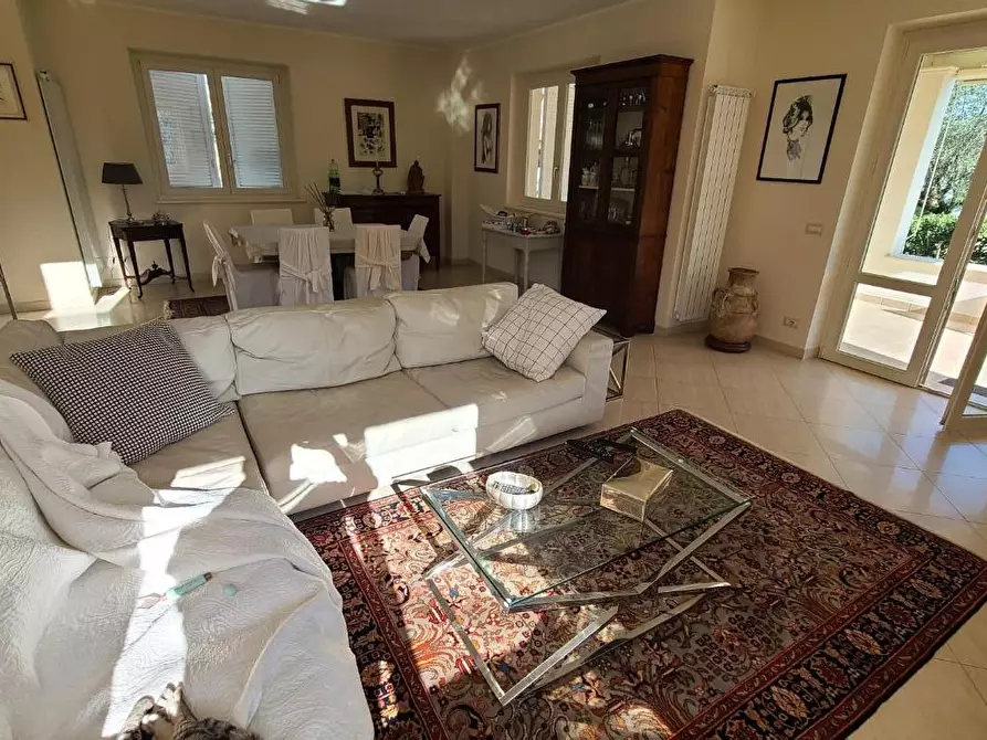 Immagine 9 di Villa in affitto  a Seravezza