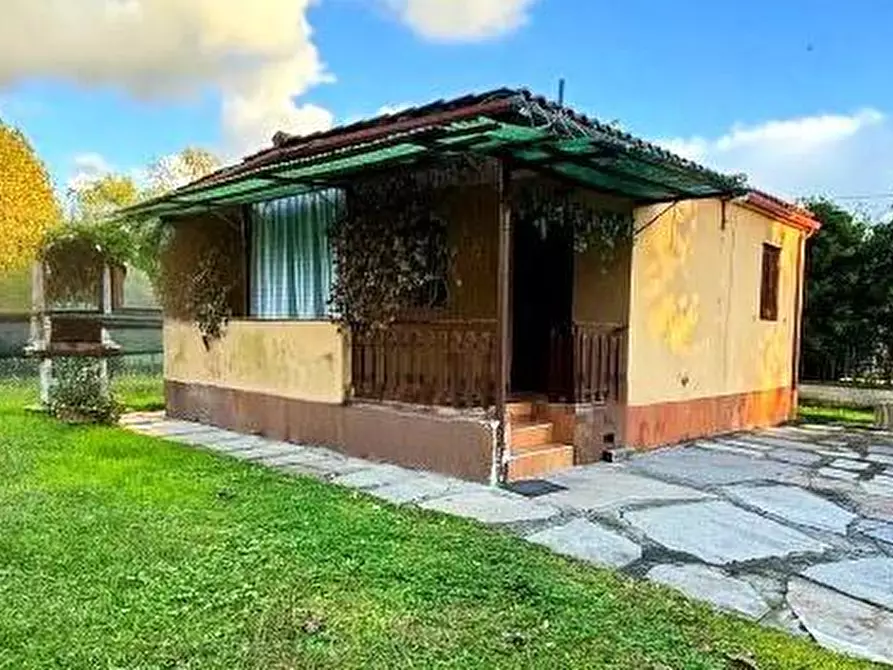 Immagine 1 di Terreno residenziale in vendita  a Pietrasanta