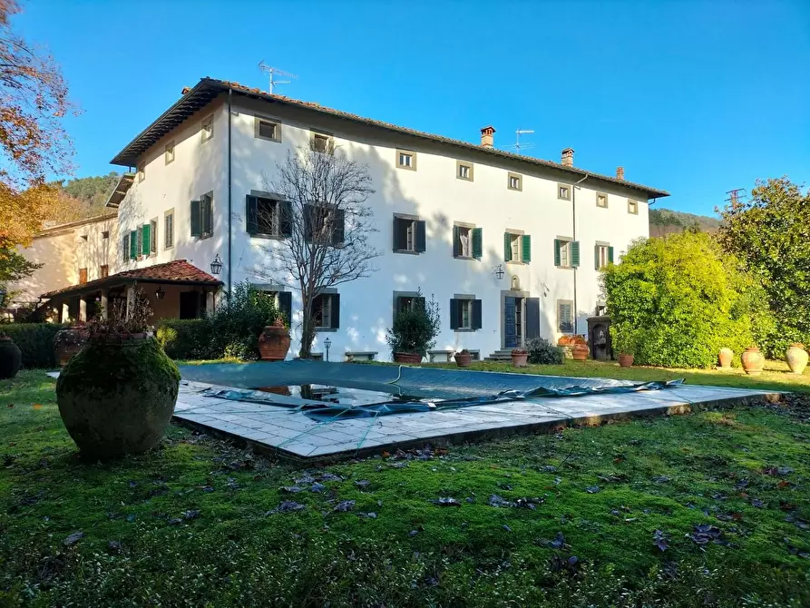 Immagine 1 di Immobile di prestigio in vendita  a Lucca