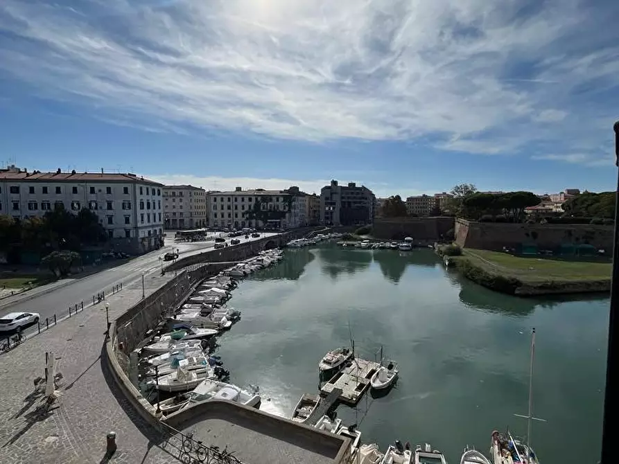 Immagine 2 di Appartamento in vendita  a Livorno