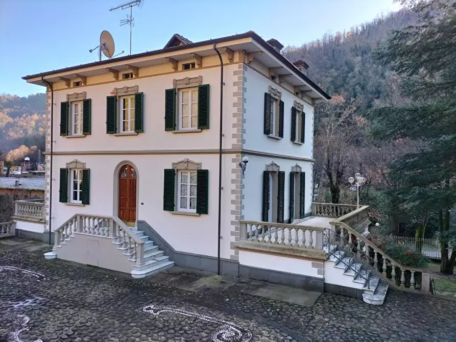 Immagine 5 di Casa indipendente in vendita  a Lucca