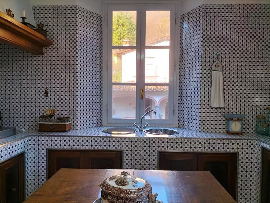 Immagine 13 di Casa indipendente in vendita  a Lucca