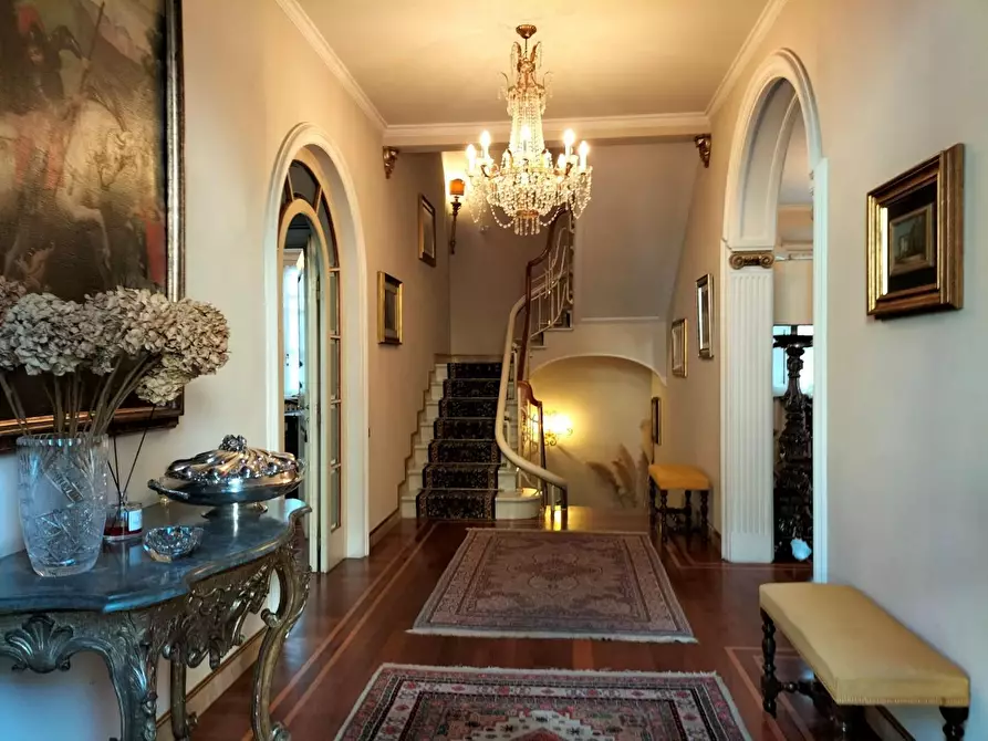 Immagine 8 di Casa indipendente in vendita  a Lucca