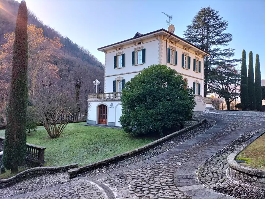Immagine 2 di Casa indipendente in vendita  a Lucca
