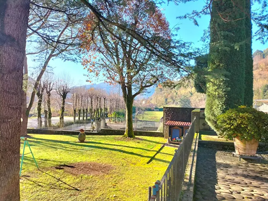 Immagine 27 di Casa indipendente in vendita  a Lucca