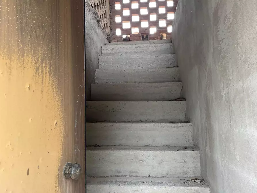 Immagine 7 di Deposito in vendita  a San Miniato