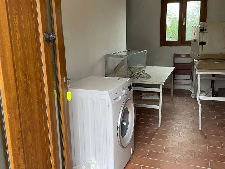 Immagine 3 di Deposito in vendita  a San Miniato