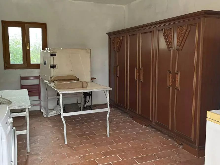 Immagine 4 di Deposito in vendita  a San Miniato