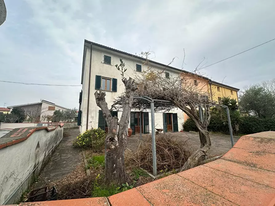 Immagine 1 di Casa semindipendente in vendita  a Cascina