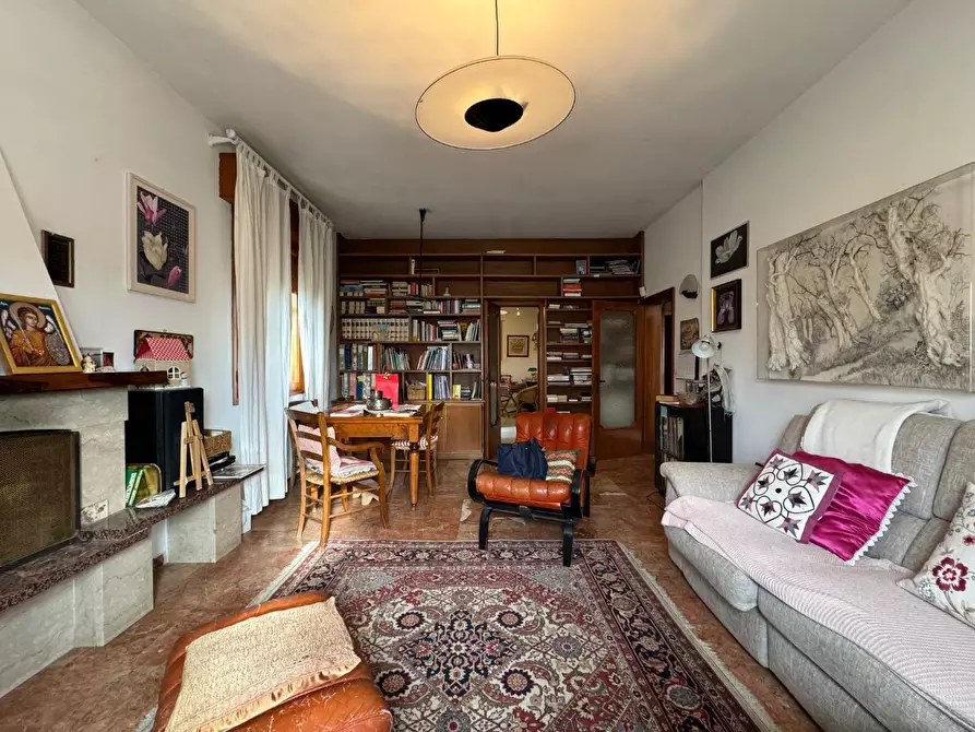 Immagine 27 di Villa in vendita  a Seravezza