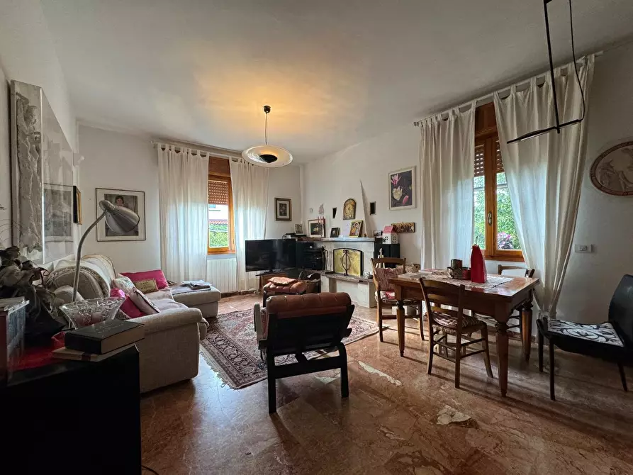 Immagine 21 di Villa in vendita  a Seravezza