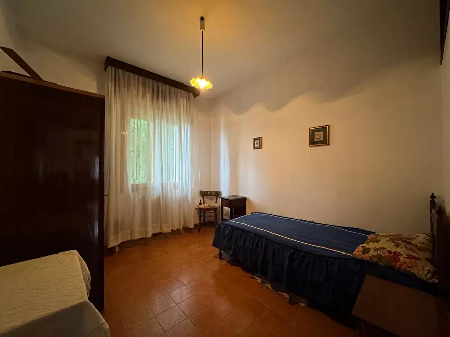 Immagine 11 di Villa in vendita  a Seravezza