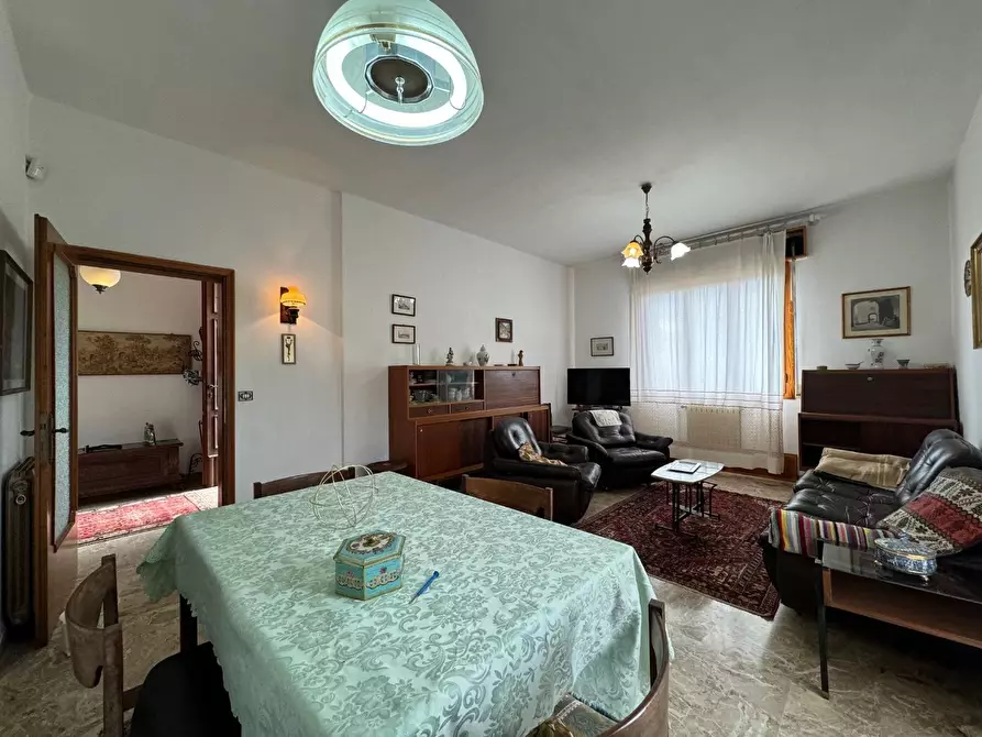 Immagine 3 di Villa in vendita  a Seravezza