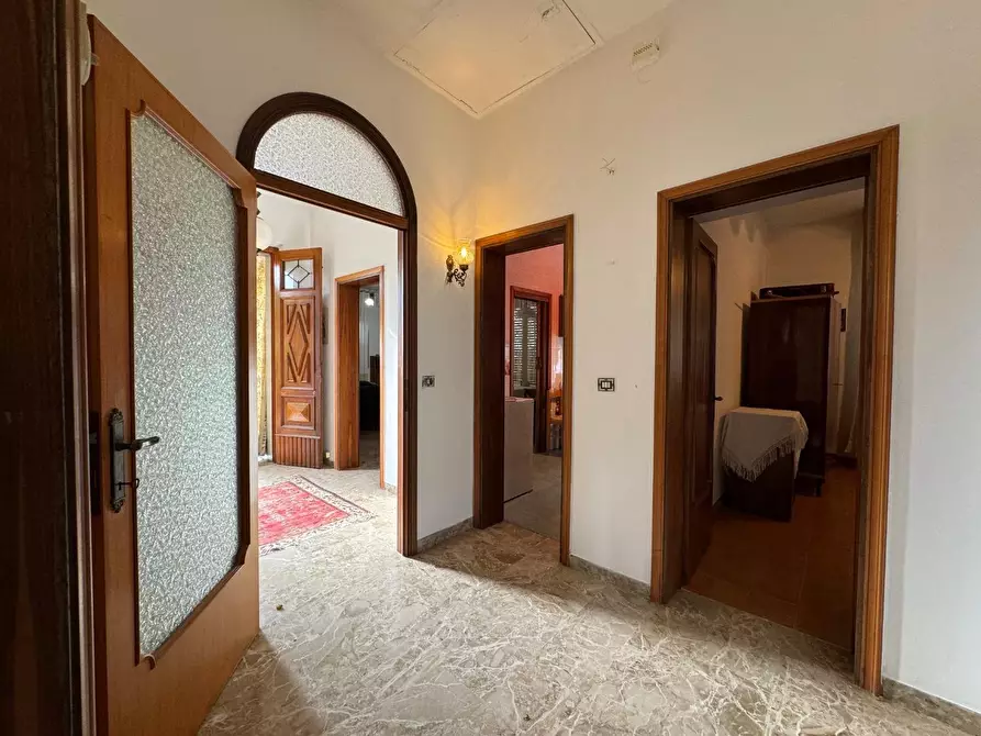 Immagine 17 di Villa in vendita  a Seravezza