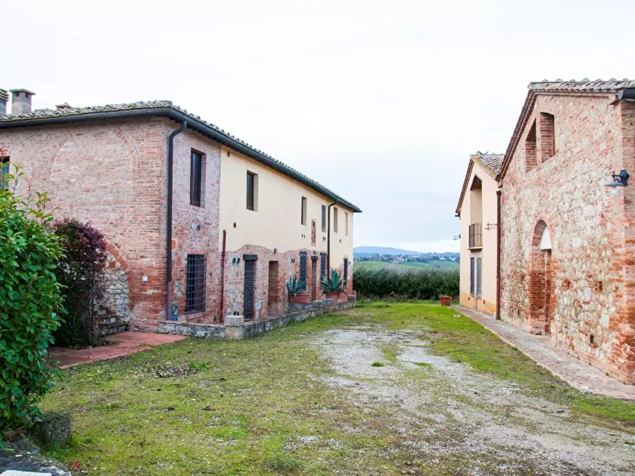 Immagine 1 di Casa colonica in vendita  a Monteroni D'arbia