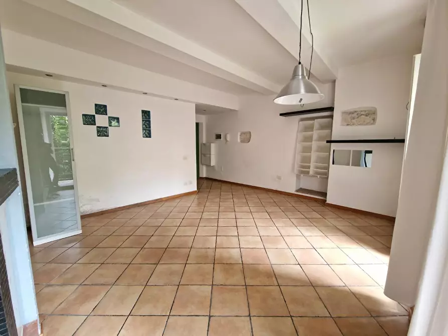 Immagine 5 di Appartamento in vendita  a Carrara