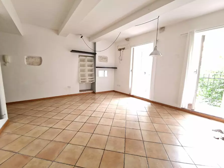 Immagine 8 di Appartamento in vendita  a Carrara