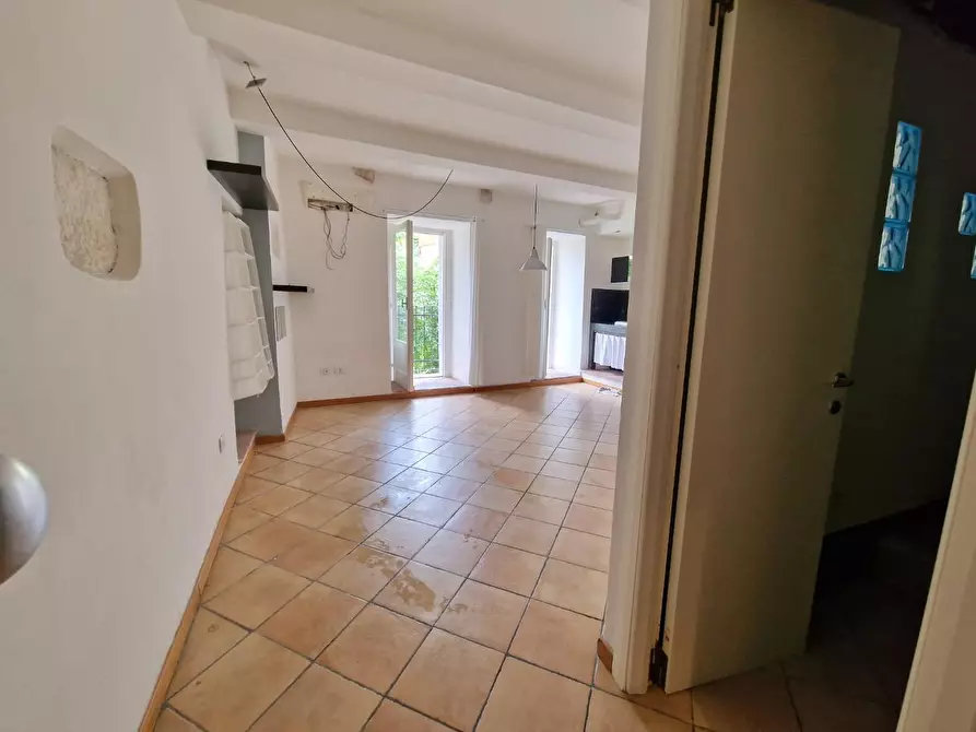 Immagine 2 di Appartamento in vendita  a Carrara