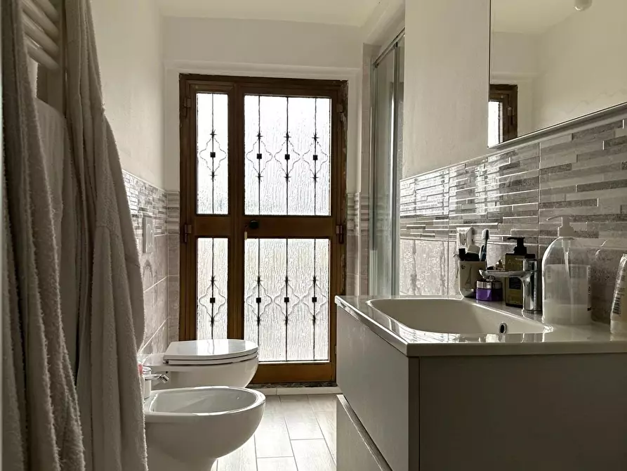 Immagine 28 di Villa in vendita  a Capannori