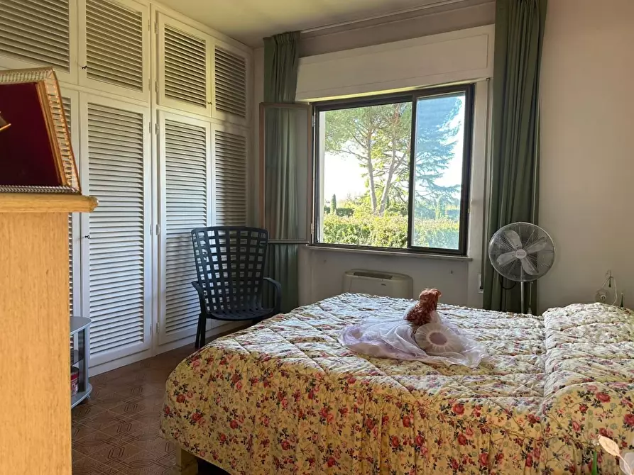 Immagine 15 di Villa in vendita  a Capannori