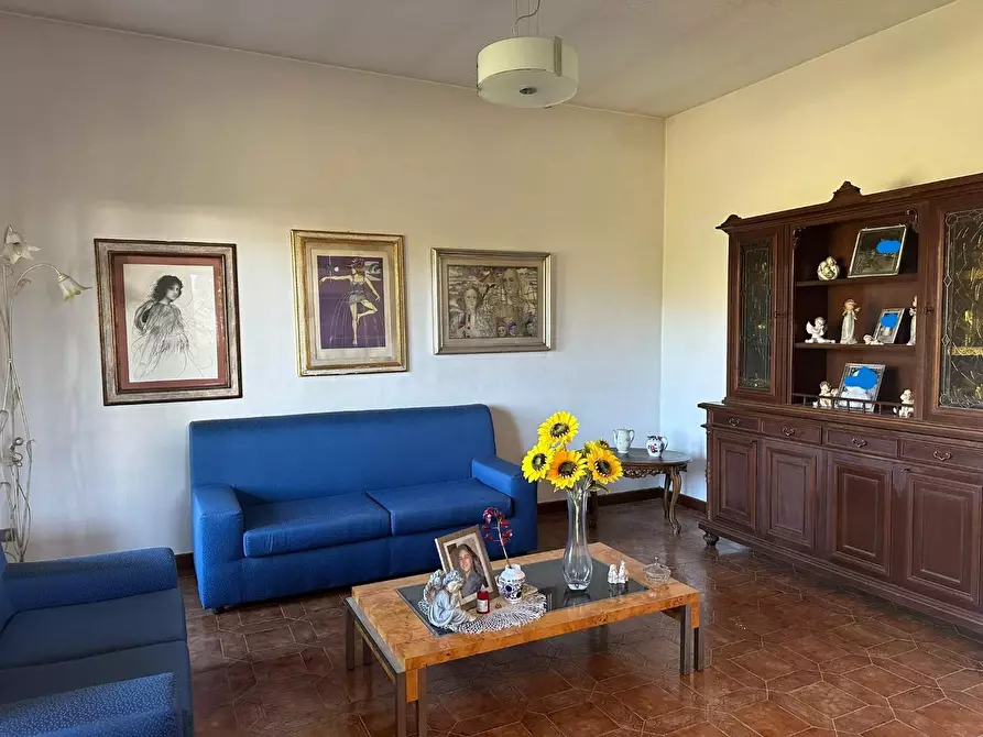 Immagine 9 di Villa in vendita  a Capannori