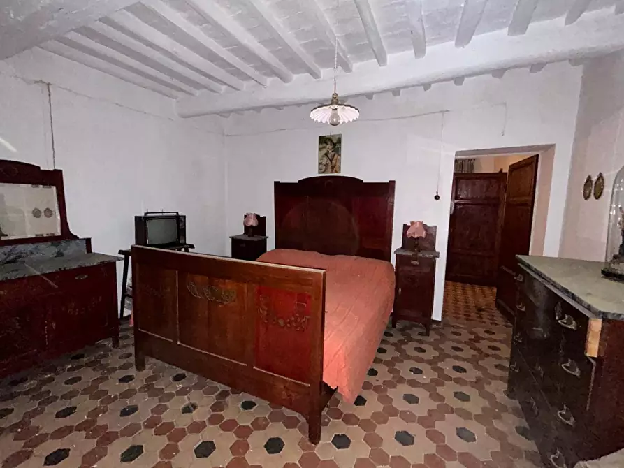 Immagine 43 di Palazzo in vendita  a Peccioli