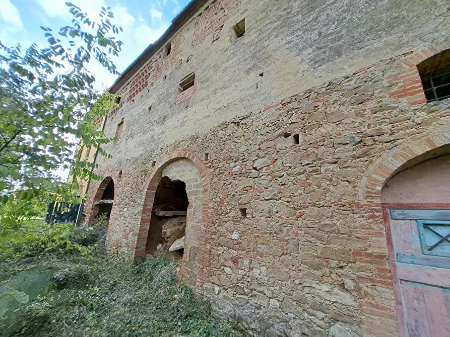 Immagine 15 di Palazzo in vendita  a Peccioli