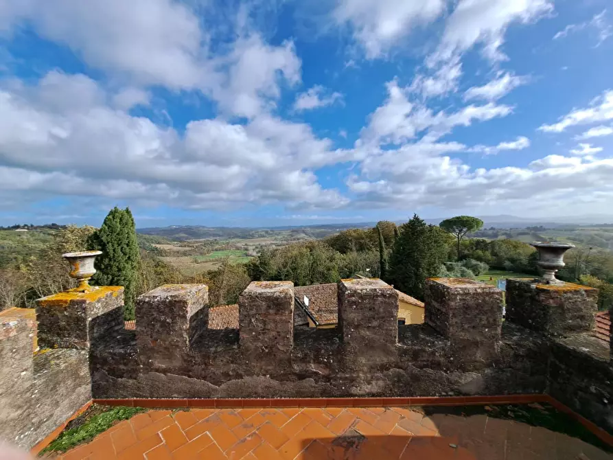 Immagine 10 di Palazzo in vendita  a Peccioli