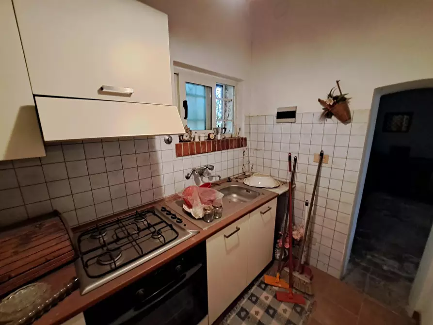 Immagine 29 di Palazzo in vendita  a Peccioli