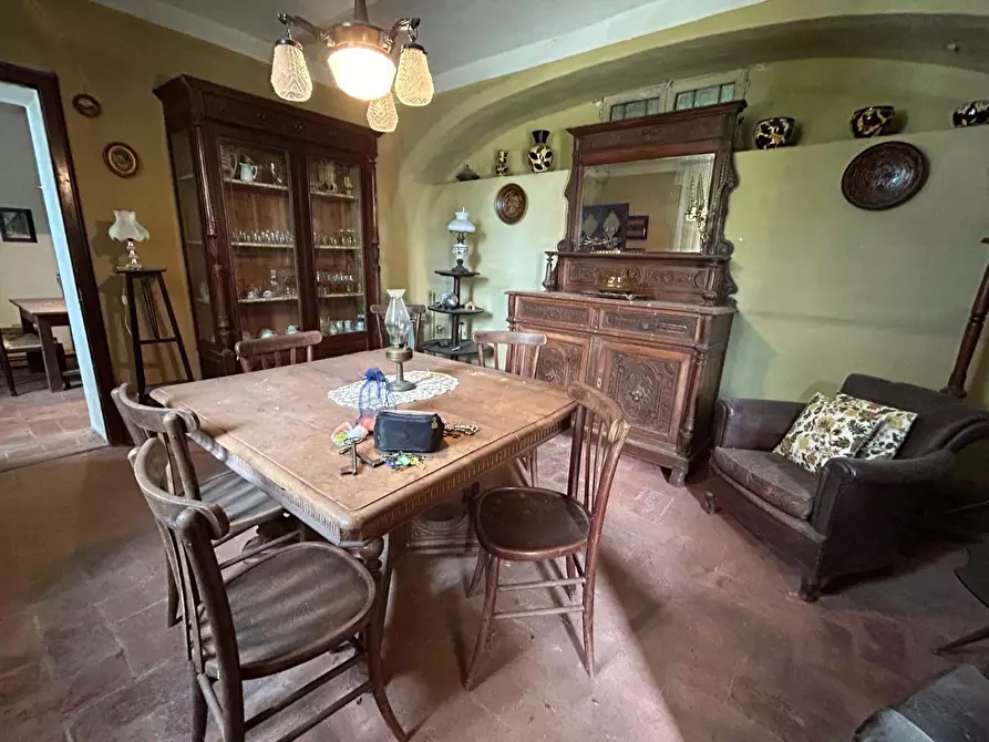 Immagine 38 di Palazzo in vendita  a Peccioli