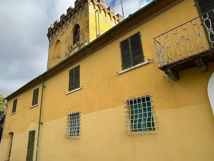 Immagine 14 di Palazzo in vendita  a Peccioli