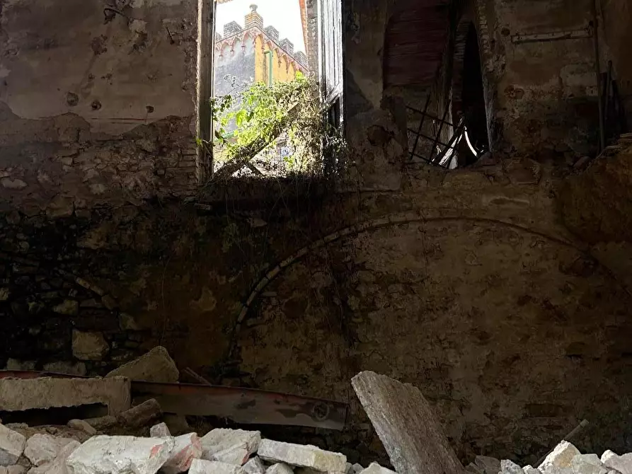 Immagine 55 di Palazzo in vendita  a Peccioli